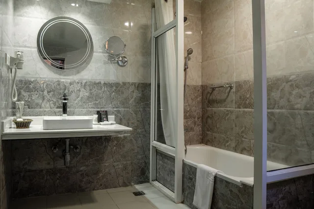 Family, Queen Bed, Kitchen, Ground Floor, Maya Manor Boutique Hotel By Kgh Group 8/10