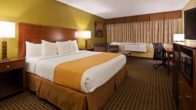 غرفة قياسية بسرير كينج، Best Western Executive Inn Kenosha/Pleasant Prairie 1/3