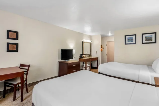 غرفة قياسية بسريرين كوين، Comfort Inn Elko 2/7