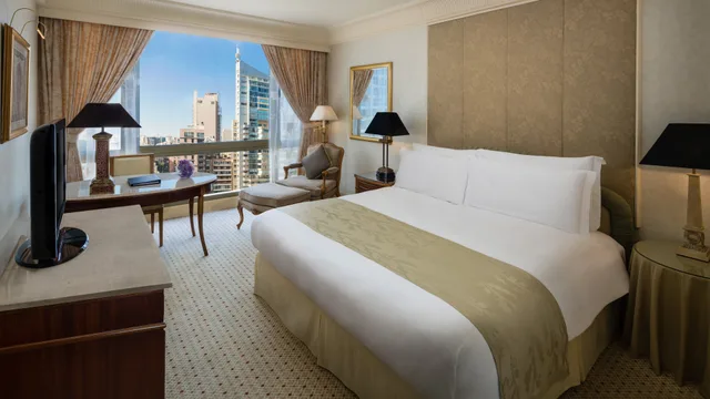 Junior Suite, City View, Intercontinental Phoenicia Beirut 1/2