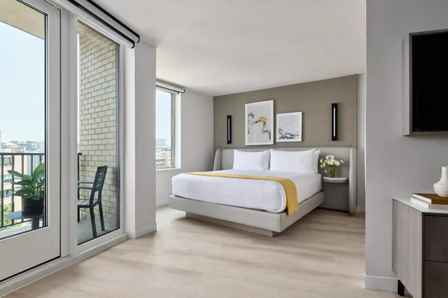 Junior Suite, King Bed, One Washington Circle DC, Tapestry Collection by Hilton 2/9