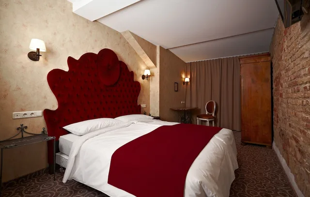 جناح فاخر بسرير كينج، Justus Hotel 2/3