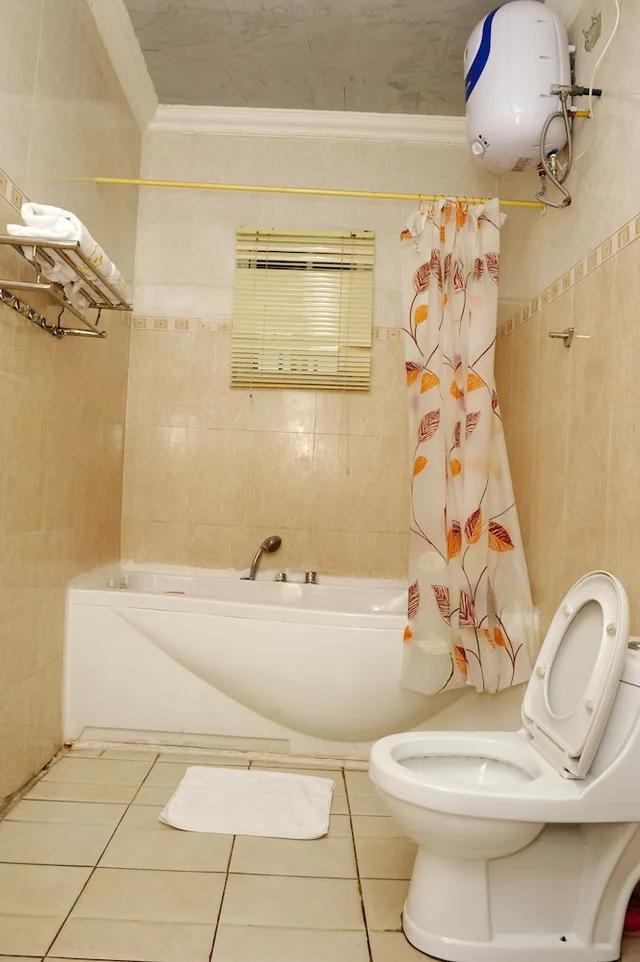 غرفة عائلية بسرير كينج وسريرين منفصلين، R & A CITY HOTEL 2/2