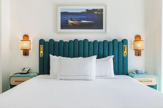 Tower, 2 Queen Beds، Condado Palm Inn San Juan, Tapestry Collection by Hilton 2/4