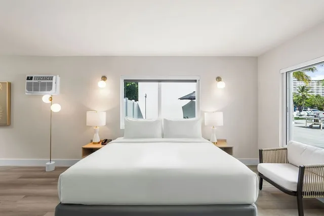 Room, King Bed, Adult Only, Accessible، The Garden Hotel and Resort 3/6