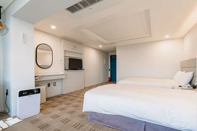 Deluxe, 1 Double and 1 Single Bed, Beach Front, Sea View، Cocoon Hotel 9/10