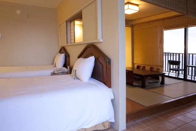 Japanese, Suite, Twin Beds, 3 Futon Beds, Ocean Front, Beach Tower، Guam Reef Olive Spa Resort 5/7