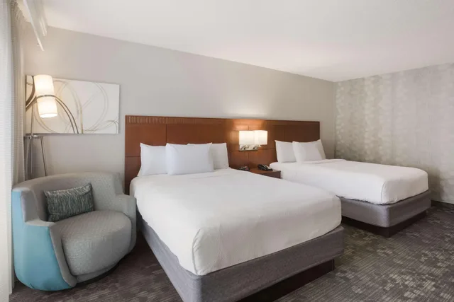 غرفة ديلوكس بسريرين كوين بحوض استحمام لذوي الإعاقة، Sonesta Select Atlanta Midtown Georgia Tech 2/4