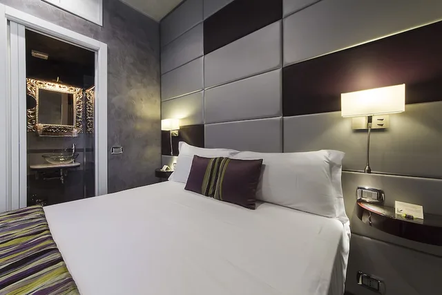 غرفة ديلوكس بسرير كينج، Vaticano Julia Luxury Rooms 2/4