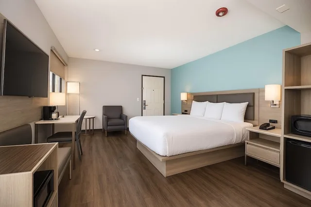 غرفة بزنس بسرير كوين، Travelodge By Wyndham LAX South 8/10