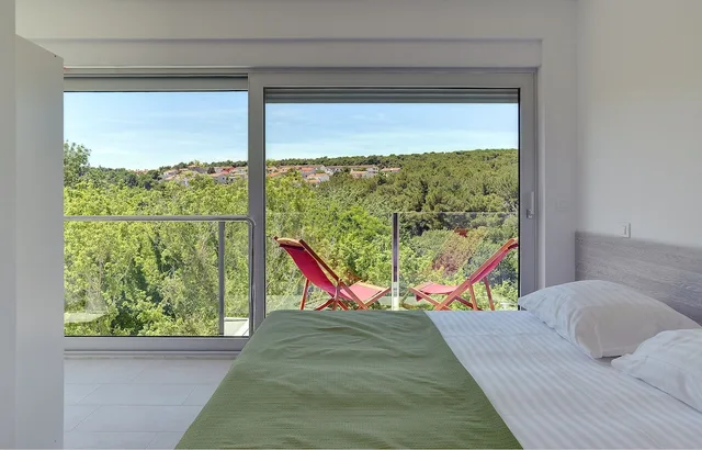 جناح بسريرين منفصلين بشرفة بغرفة نوم واحدة مع أريكة، Premantura Resort 1/2