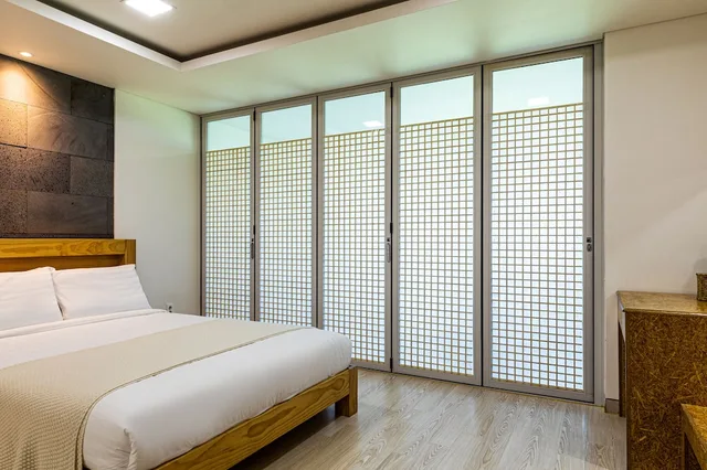 غرفة عائلية بسريرين كوين بإطلالة على البحر، Sun And Moon Resort 5/8
