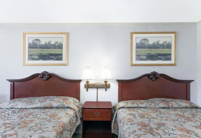 غرفة قياسية بسريرين كوين، Knights Inn Yemassee 3/4