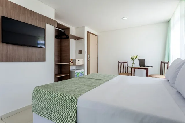 غرفة عائلية بسرير مزدوج وسرير فردي مع أريكة، Joao Pessoa Hplus Beach 4/6