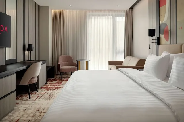 غرفة بسرير كينج لذوي الإعاقة، Ramada by Wyndham Zalau 1/4