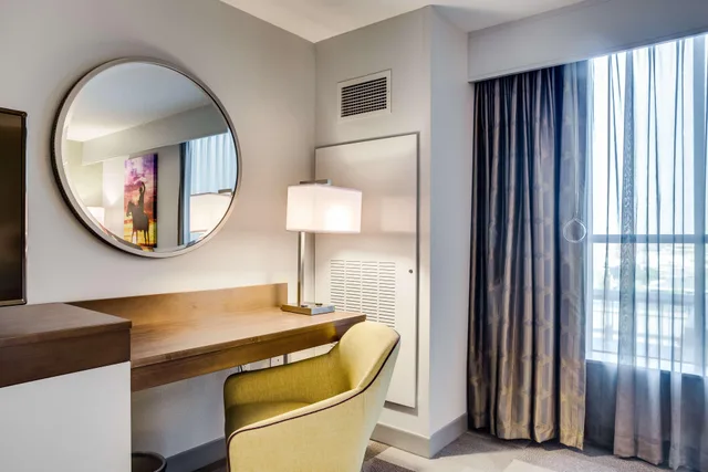 جناح بسرير كينج، Hampton Inn and Suites Fort Worth Downtown, TX 3/3