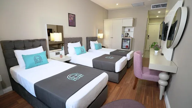 غرفة أساسية ثلاثية، Homey Airport Hotel 4/10