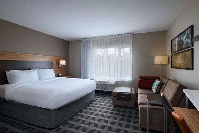استوديو بسرير كينج مع أريكة، TownePlace Suites by Marriott Edgewood Aberdeen 1/2
