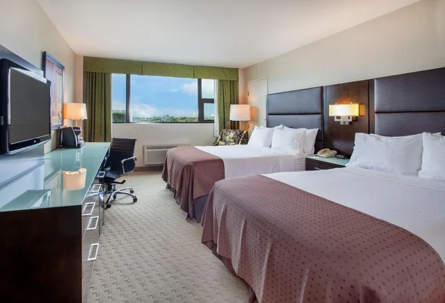 غرفة بسرير مزدوج، Holiday Inn Vancouver Centre 1/1