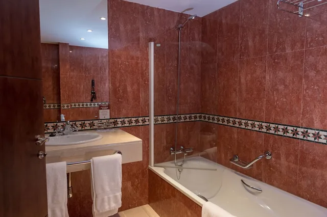 غرفة عائلية بسريرين منفصلين وسرير بطابقين، Hotel Palacio de Valderrabanos 7/8