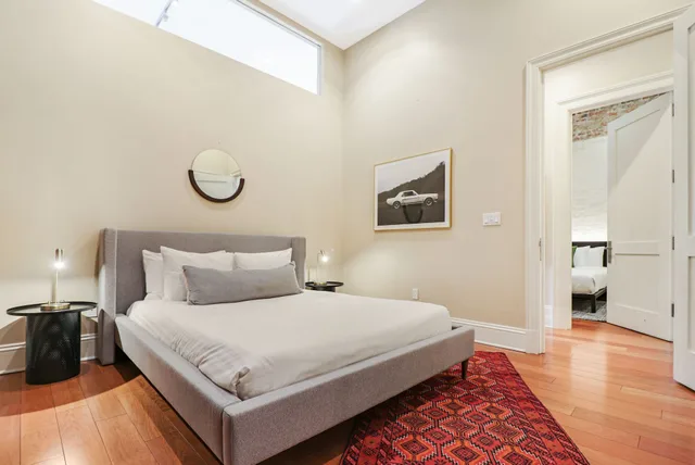 Adjoining, Apartment, 4 Beds, 2 King Beds, 2 Queen Beds, 2 Sofa، Factors Row by Sextant 5/10