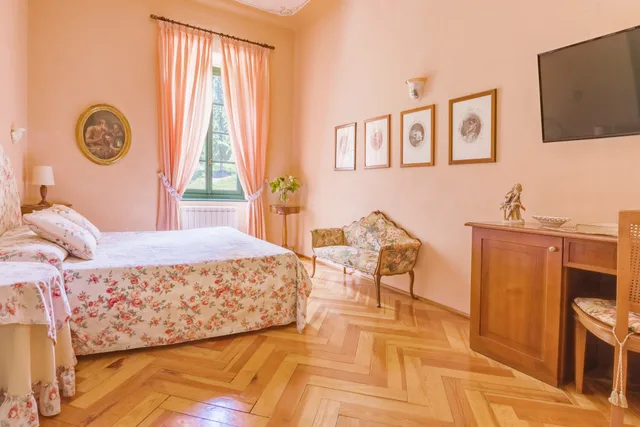 فيلا ديلوكس بسرير مزدوج وسرير فردي بإطلالة على المتنزه، Boutique Hotel Villa Sostaga 3/9