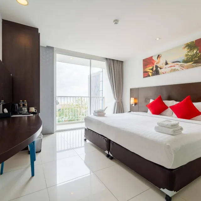 غرفة ديلوكس بسرير مزدوج أو سريرين منفصلين بإطلالة على المدينة، Rodina Beach Hotel 4/10