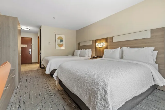 غرفة قياسية بسريرين كوين لذوي الإعاقة، Holiday Inn Express Hotel And Suites Starkville 1/2