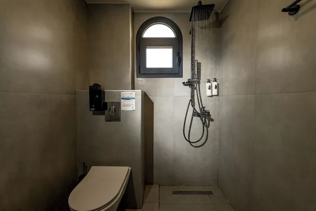 غرفة سوبيريور بسرير كوين بجاكوزي، Nikon Boutique Hotel 8/9