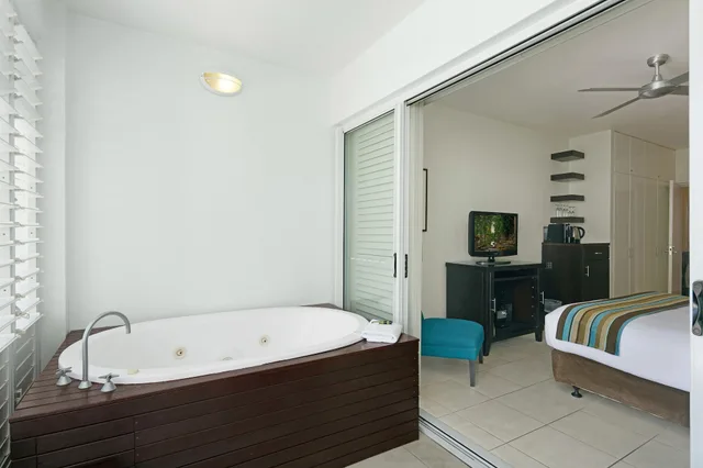 2 Bedrooms, Resort, 2 King Beds، Peppers Beach Club & Spa Palm Cove 8/10