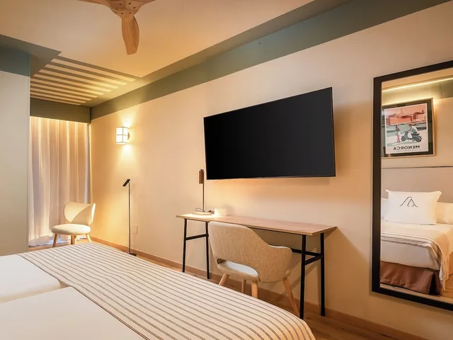 Standard, Twin Beds, Interior View, Hotel Artiem Capri 8/10