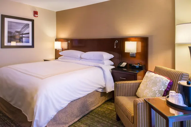 غرفة تنفيذية بسرير كينج، Memphis Marriott East 1/3