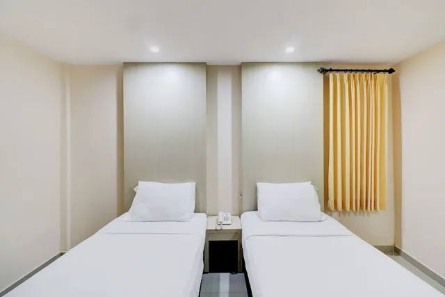 غرفة ديلوكس بسريرين منفصلين، Collection O Near Bajra Sandi Monumen Formerly Grand Pondok Puri Ayu 6/6