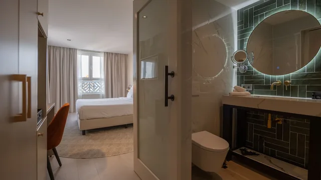 غرفة بسرير كينج بإطلالة على المرفأ، Harbor Hotel and Casino Curacao 3/3