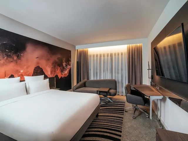 غرفة تنفيذية بسرير كوين، NOVOTEL Bishkek City Center 3/8
