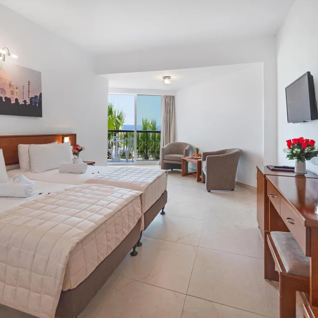 Standard, Single Bed, Lateral Side Sea View، Avlida Hotel 2/8