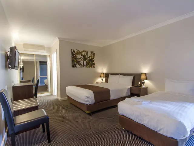 غرفة قياسية بسريرين منفصلين، Sunshine Motor Inn 1/2