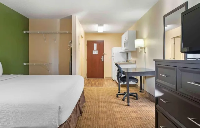 غرفة ديلوكس بسرير كينج، Extended Stay America - Detroit - Farmington Hills 2/4