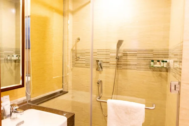 غرفة بريميوم بسرير كينج، Vivanta Chitwan Bharatpur 4/4