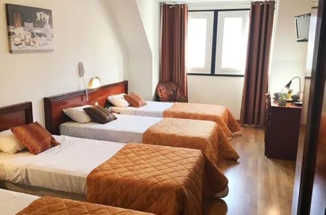 غرفة قياسية رباعية بسرير مزدوج وسريرين منفصلين، HOTEL ANGELIC-MYRIAM 3/10
