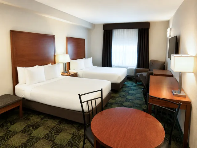 جناح عائلي، Deerfoot Inn Casino 2/4