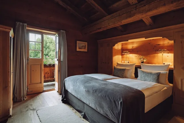 Suite, King and Queen Bed, Park Hotel Egerner Hofe 2/5