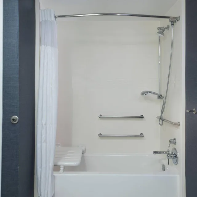 استوديو بسرير كوين مع أريكة بحوض استحمام لذوي الإعاقة، Residence Inn Memphis Downtown 2/2