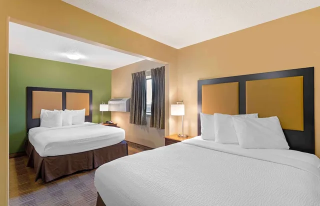 استوديو بسريرين كوين، Extended Stay America - Cincinnati – Blue Ash – Reagan Hwy 1/4