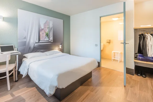 غرفة بسرير مزدوج لذوي الإعاقة، B&B Hotel Nantes Parc Expos La Chapelle 3/5