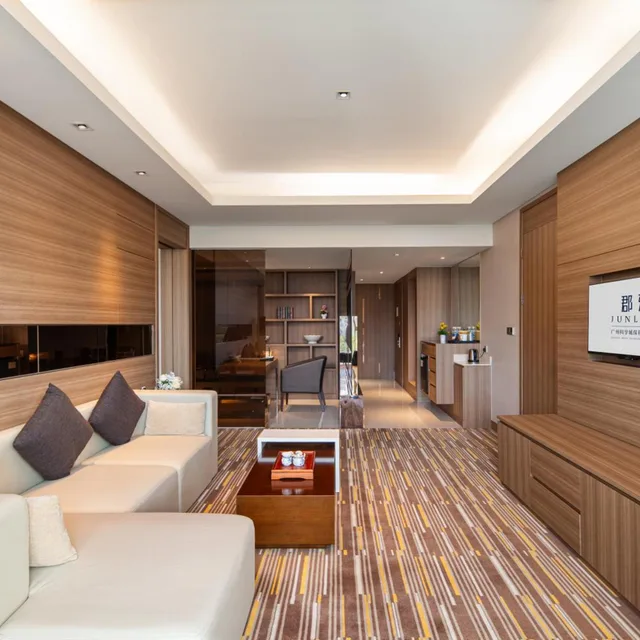 1 Bedroom, Study, Suite, King Bed, HOLIDAY INN GUANGZHOU SCIENCE CITY 4/9