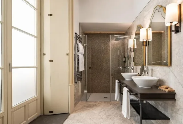 غرفة بريميوم بسرير مزدوج، Aurea Casa Palacio Sagasta 2/5