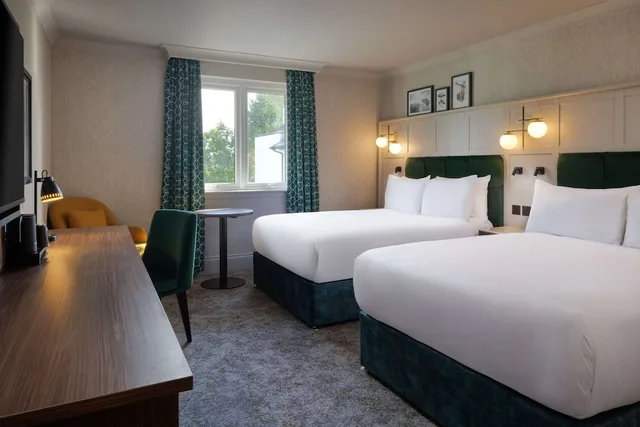 غرفة بسريرين مزدوجين، DoubleTree by Hilton Belfast Templepatrick Golf & Country Club 1/8