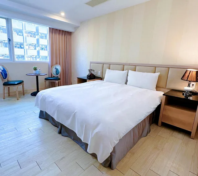جناح عائلي بسرير مزدوج وسريرين منفصلين، Champs Elysees Hotel 1/2
