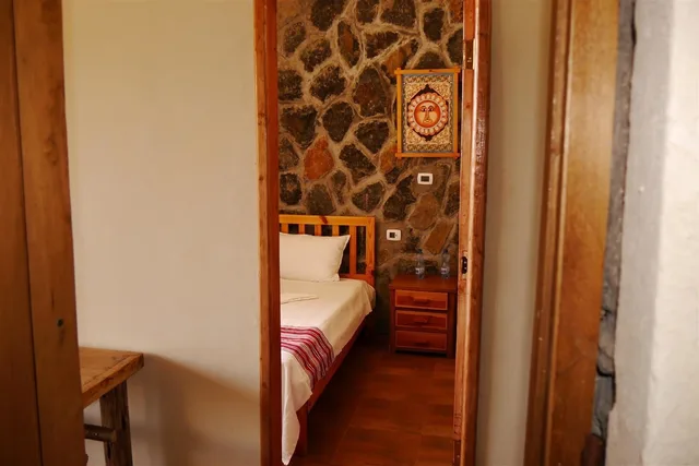 غرفة ديلوكس رباعية بسرير كوين وسريرين منفصلين بإطلالة على الجبل بشرفة بغرفتي نوم، Sora Lodge Lalibela 4/7